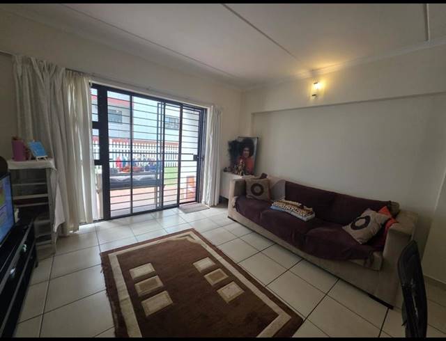 2 BEDROOM PROPERTY TO RENT IN BARBEQUE DOWNS